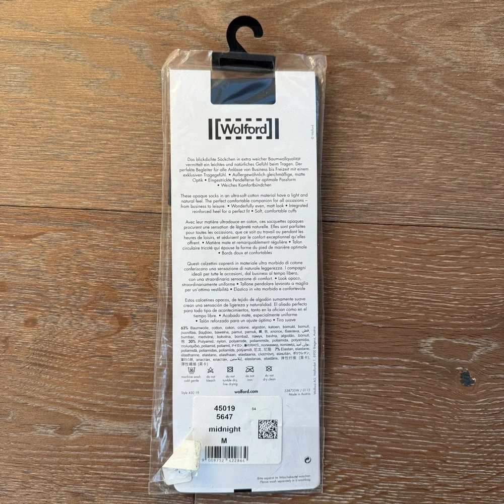 WOLFORD Red Label Cotton Socks in Midnight - Picture 4 of 5